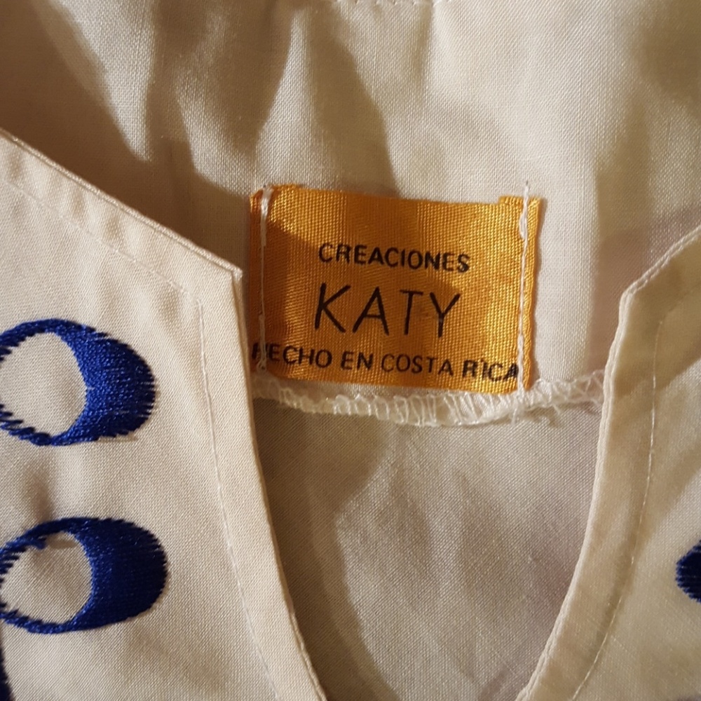Beautiful Costa Rica Blouse - Picture 6 of 7